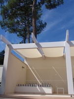 galería: Piscina y jardn - proteccin contra vista y sol